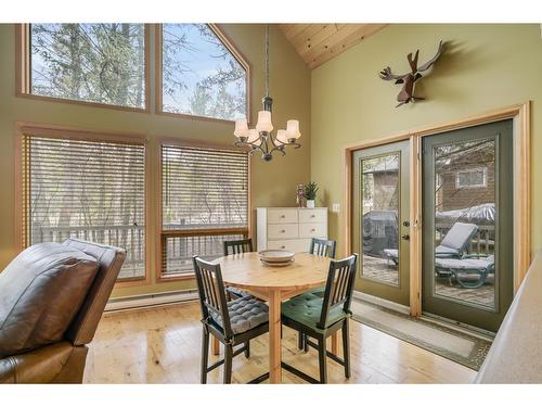4888 Sable Road, Fairmont Hot Springs, BC - Indoor Photo Showing Dining Room
