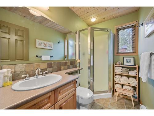 4888 Sable Road, Fairmont Hot Springs, BC - Indoor Photo Showing Bathroom
