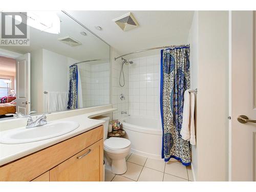551 Yates Road Unit# 400, Kelowna, BC - Indoor Photo Showing Bathroom