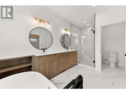 565 Sarsons Road, Kelowna, BC - Indoor Photo Showing Bathroom