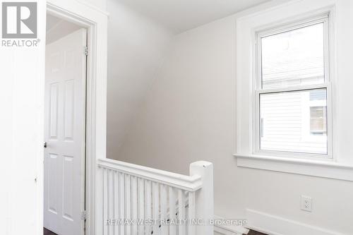 5230 Jepson Street, Niagara Falls, ON - Indoor Photo Showing Other Room