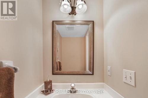 1 - 19 Silverbirch Boulevard, Hamilton, ON - Indoor Photo Showing Bathroom