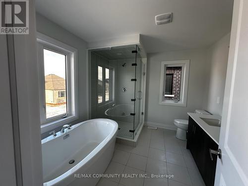 21 Corley St, Kawartha Lakes, ON - Indoor Photo Showing Bathroom
