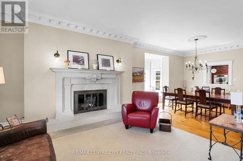 75 Cathcart St, London, ON - Indoor Photo Showing Living Room With Fireplace