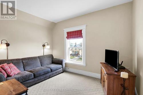 75 Cathcart St, London, ON - Indoor Photo Showing Living Room