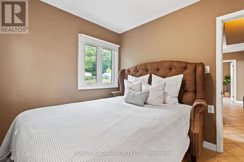 10245 Camelot Drive, Wainfleet, ON - Indoor Photo Showing Bedroom