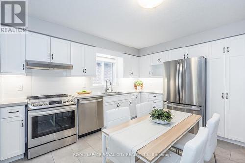 57 Moffatt Lane, Guelph, ON - Indoor Photo Showing Kitchen With Upgraded Kitchen