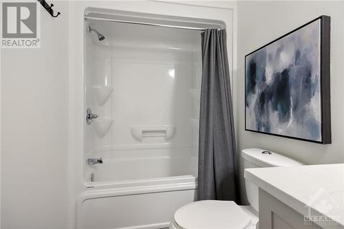 Beautiful 5 piece bathroom for the family and for guests. - 10 Whitcomb Crescent, Smiths Falls, ON - Indoor Photo Showing Bathroom