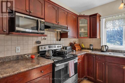126 Bowman Crt S, Alnwick/Haldimand, ON - Indoor Photo Showing Kitchen With Double Sink