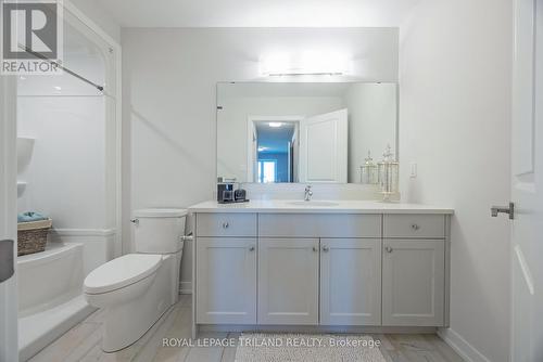 43 Silverleaf Path, St. Thomas, ON - Indoor Photo Showing Bathroom