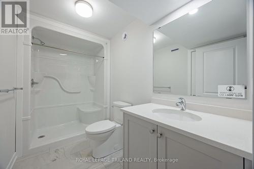 43 Silverleaf Path, St. Thomas, ON - Indoor Photo Showing Bathroom