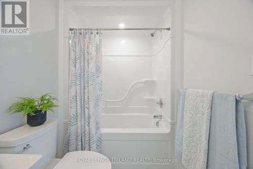 43 Silverleaf Path, St. Thomas, ON - Indoor Photo Showing Bathroom