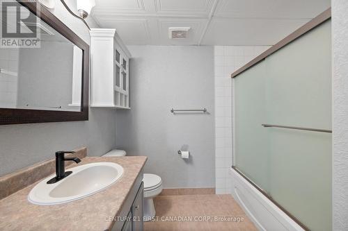 #304 -3355 Sandwich St, Windsor, ON - Indoor Photo Showing Bathroom