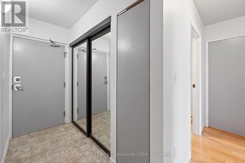 #304 -3355 Sandwich St, Windsor, ON - Indoor Photo Showing Other Room