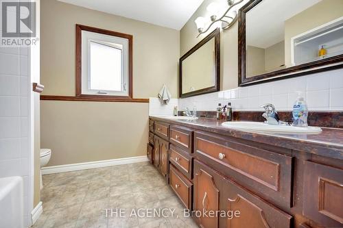 205600 Ninth Rd, Norwich, ON - Indoor Photo Showing Bathroom