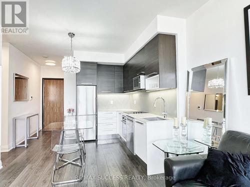 2707 - 36 Park Lawn Road, Toronto, ON - Indoor Photo Showing Kitchen
