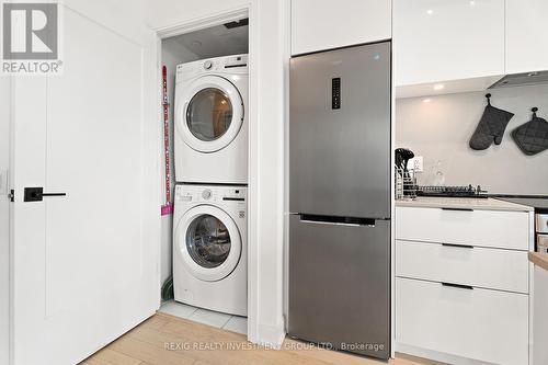 #4007 -70 Annie Craig Dr, Toronto, ON - Indoor Photo Showing Laundry Room