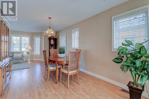 27 Amberhill Trail, Brampton, ON - Indoor Photo Showing Dining Room