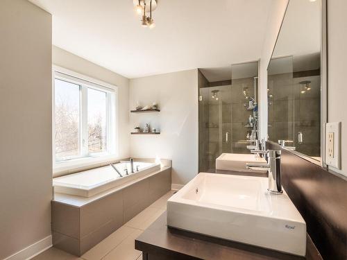 Salle de bains attenante Ã  la CCP - 3242 Rue De L'Hamamélis, Saint-Bruno-De-Montarville, QC - Indoor Photo Showing Bathroom