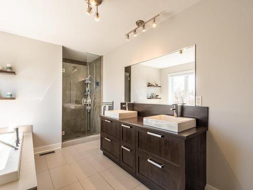 Ensuite bathroom - 3242 Rue De L'Hamamélis, Saint-Bruno-De-Montarville, QC - Indoor Photo Showing Bathroom