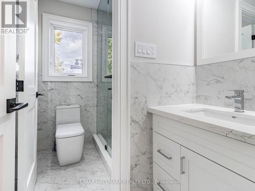 6 Colonial Avenue, Toronto, ON - Indoor Photo Showing Bathroom
