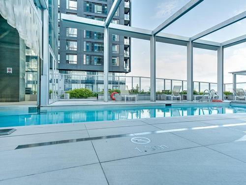 Piscine - 4502-1050 Rue Drummond, Montréal (Ville-Marie), QC -  Photo Showing Other Room With In Ground Pool