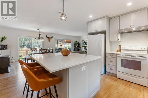 20245 Garnet Valley Road, Summerland, BC - Indoor Photo Showing Kitchen
