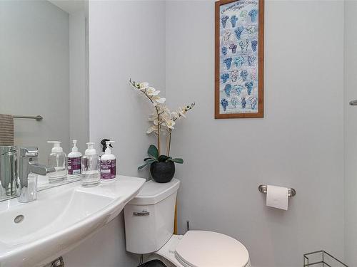 6556 Goodmere Rd, Sooke, BC - Indoor Photo Showing Bathroom