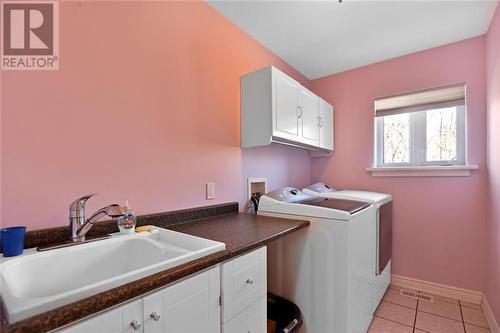 15062 Colonial Drive, Ingleside, ON - Indoor Photo Showing Laundry Room