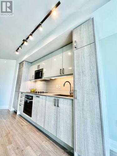 #2803 -77 Mutual St, Toronto, ON - Indoor Photo Showing Kitchen