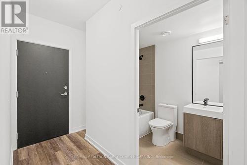 #212 -250 Lawrence Ave W, Toronto, ON - Indoor Photo Showing Bathroom