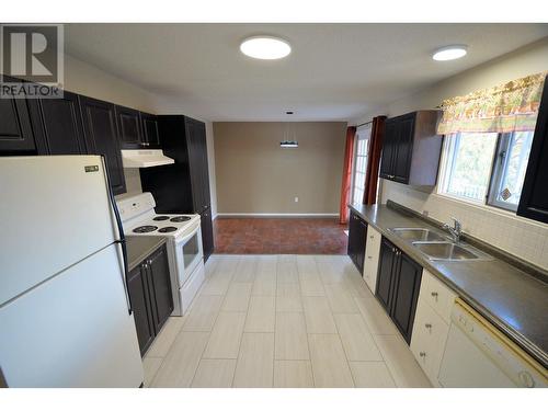 2650 Oak Street, Prince George, BC - Indoor Photo Showing Kitchen With Double Sink