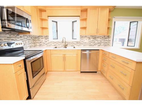 8 Williston Crescent, Mackenzie, BC - Indoor Photo Showing Kitchen With Double Sink