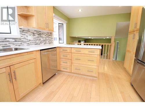 8 Williston Crescent, Mackenzie, BC - Indoor Photo Showing Kitchen