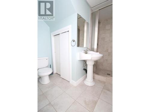 8 Williston Crescent, Mackenzie, BC - Indoor Photo Showing Bathroom