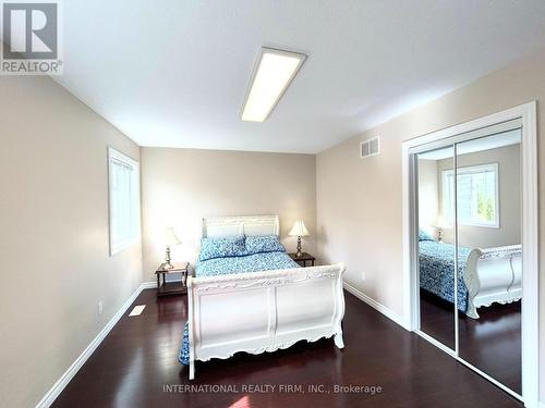 28 55Th St S, Wasaga Beach, ON - Indoor Photo Showing Bedroom