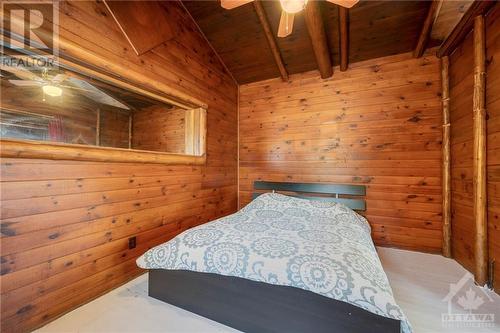 254 Lakeshore Road, White Lake, ON - Indoor Photo Showing Bedroom