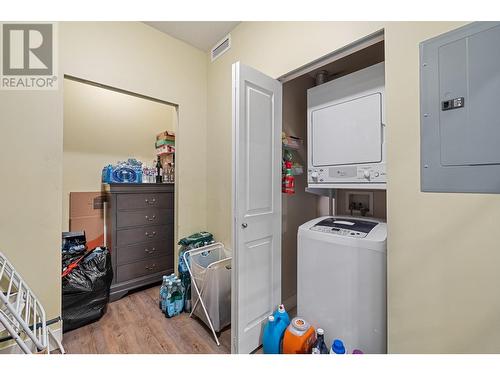 3833 Brown Road Unit# 1311, West Kelowna, BC - Indoor Photo Showing Laundry Room