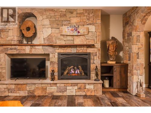 1505 Britton Road, Summerland, BC - Indoor Photo Showing Living Room With Fireplace