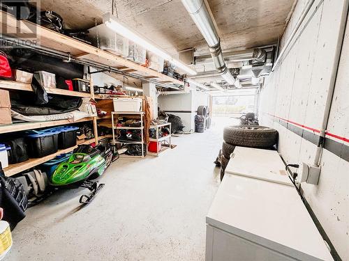 1130 Riverside Avenue Unit# 19, Sicamous, BC - Indoor Photo Showing Garage