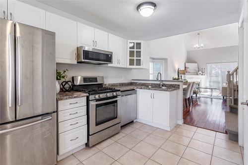 3243 New Street|Unit #1A, Burlington, ON - Indoor Photo Showing Kitchen With Upgraded Kitchen