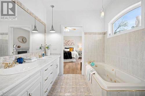5715 Magnolia Drive, Niagara Falls, ON - Indoor Photo Showing Bathroom
