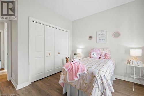 5715 Magnolia Drive, Niagara Falls, ON - Indoor Photo Showing Bedroom