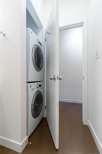 66 Bay Street S|Unit #613, Hamilton, ON - Indoor Photo Showing Laundry Room