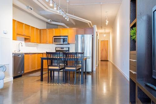 66 Bay Street S|Unit #613, Hamilton, ON - Indoor Photo Showing Kitchen With Stainless Steel Kitchen