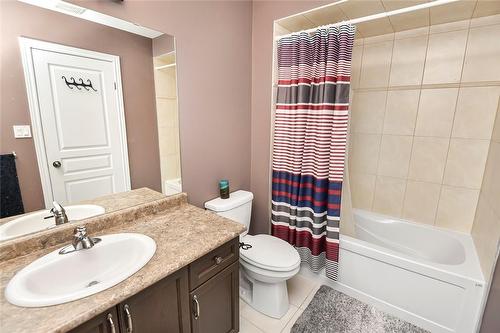 52 Lorupe Court, Hamilton, ON - Indoor Photo Showing Bathroom