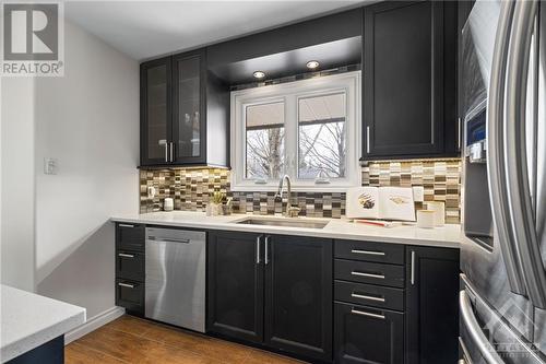 2561 Hanlon Avenue, Ottawa, ON - Indoor Photo Showing Kitchen With Upgraded Kitchen