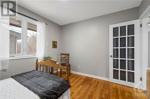 2561 Hanlon Avenue, Ottawa, ON - Indoor Photo Showing Bedroom