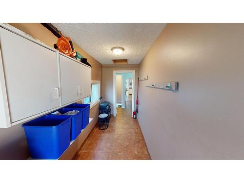 112 12Th Avenue S, Cranbrook, BC - Indoor Photo Showing Other Room