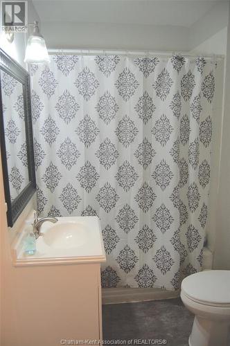 282 Victoria Street, Highgate, ON - Indoor Photo Showing Bathroom